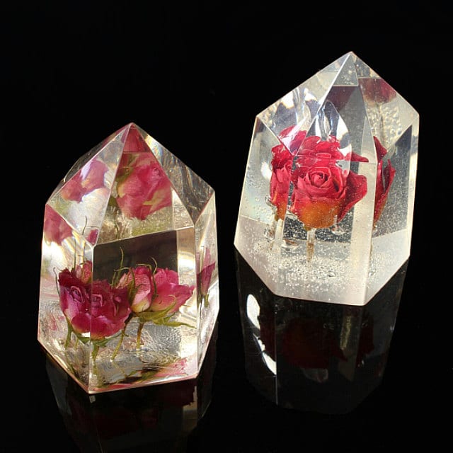 How to make a crystal with a real flower inside?