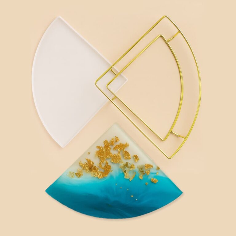 Elegant Metal Holder for Epoxy Resin Trays – Gold Display Stand